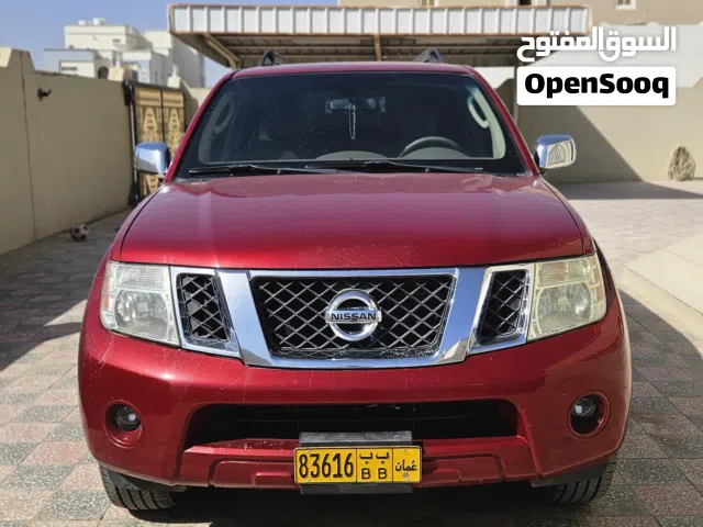 2011 نيسان باثفايندر XE