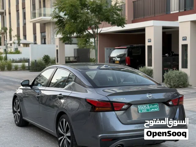 2020 نيسان التيما SR