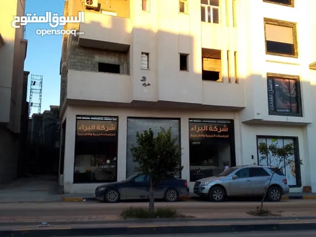 مبنئ تجاري للبيع الحشان بالقرب من سيمافرو بالحاج تشطيب حديث بمدخول شهري ممتاز