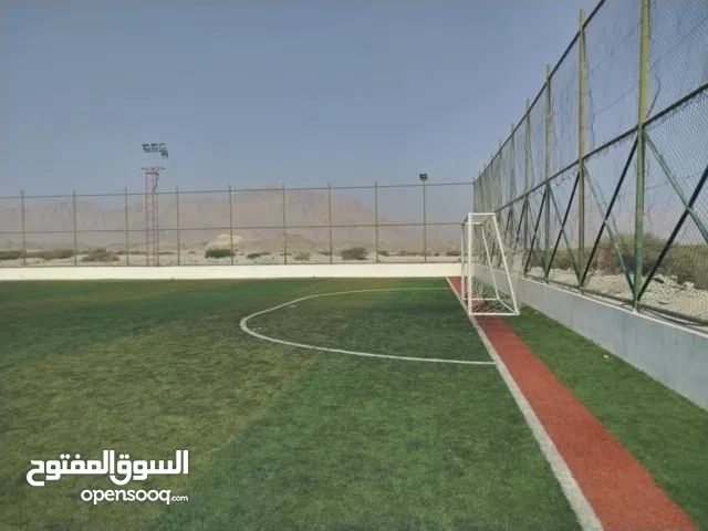 فرصة استثمارية جيدة لأصحاب الشغف الرياضي ملعب للبيع