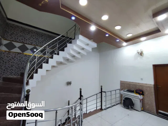 200 m2 5 Bedrooms Townhouse for Sale in Basra Jubaileh