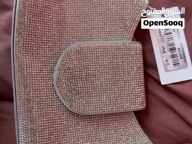 حقيبه يد فضيه تنفع للمناسبات