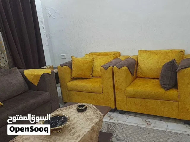 طقم كنب وطاولة للبيع