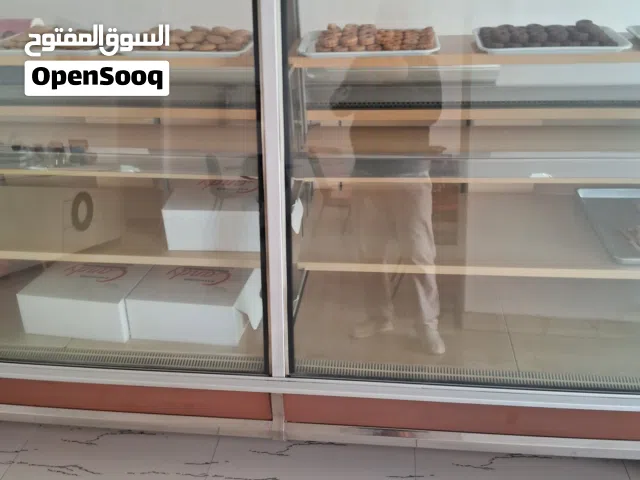 ثلاجة حلويات