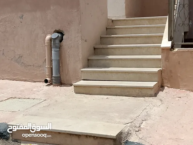 155 m2 5 Bedrooms Apartments for Sale in Salt Al Balqa'