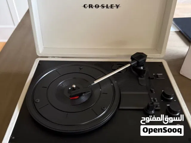 جهاز تشغيل اسطوانات record player  ماركة Crosley Cruiser Plus الجهاز اصلي من امريكا