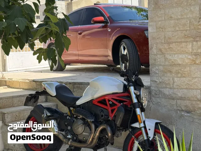 2015 Ducati Monster 821