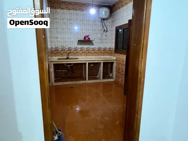90 m2 2 Bedrooms Apartments for Rent in Tripoli Souq Al-Juma'a