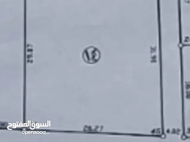 ارض مربعه الشكل اطلاله غربيه للأبد شارعين عرض 14 متر قمه جبل