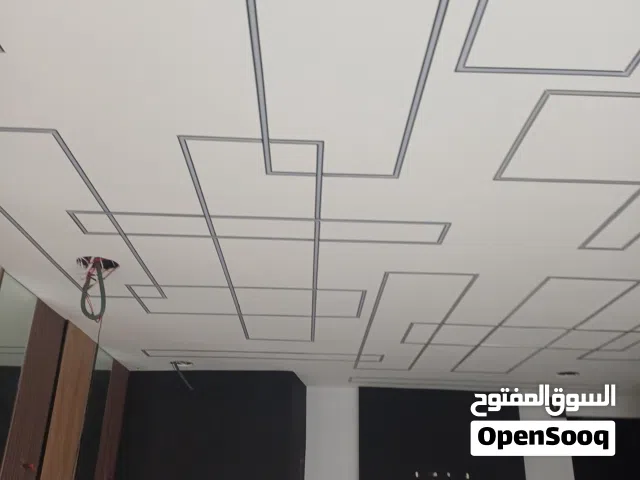 محل للايجا ر 46 متر مربع وطابق تاني 45 متر مع درج داخلي سخان كهرباءي مع ديكورات داخليه كامله