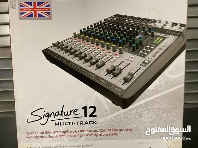 Soundcraft Signature 12 MTK  14-in/12-out Analogue Mixer
