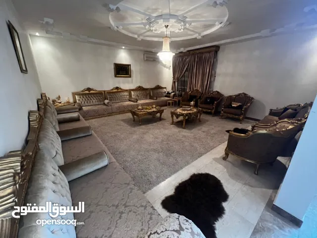 800m2 More than 6 bedrooms Villa for Sale in Tripoli Zanatah