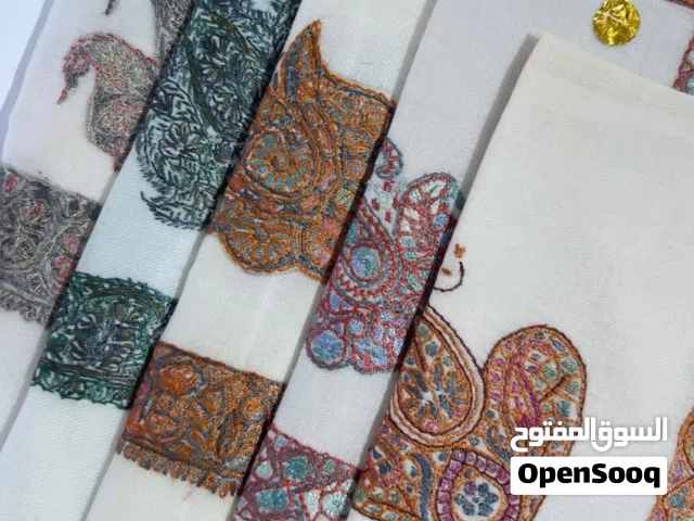 مصار سوبر تورمة النقشة الصغيرة اللون الأبيض