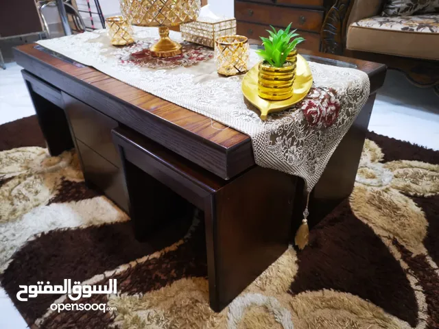 طاولة وسط خشب