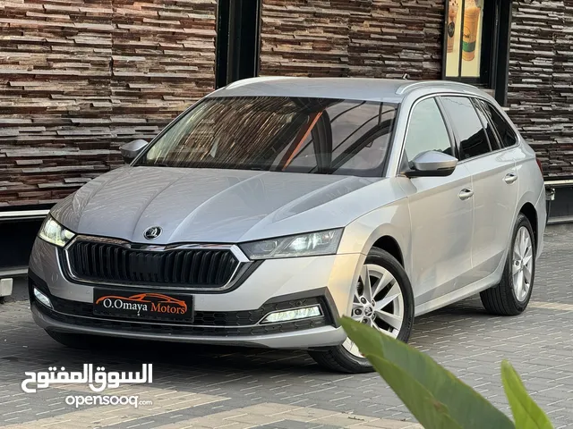 Škoda Octavia Station A8 ، حبة نادرة و مميزة عداد قليل ، فحص نخب ، بحالة الوكالة، بسعرررررر. مغري