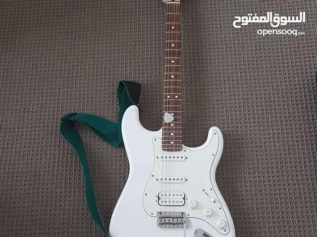 FENDER STRATOCASTER ORIGINAL WITH HARDCASE AND STRAP