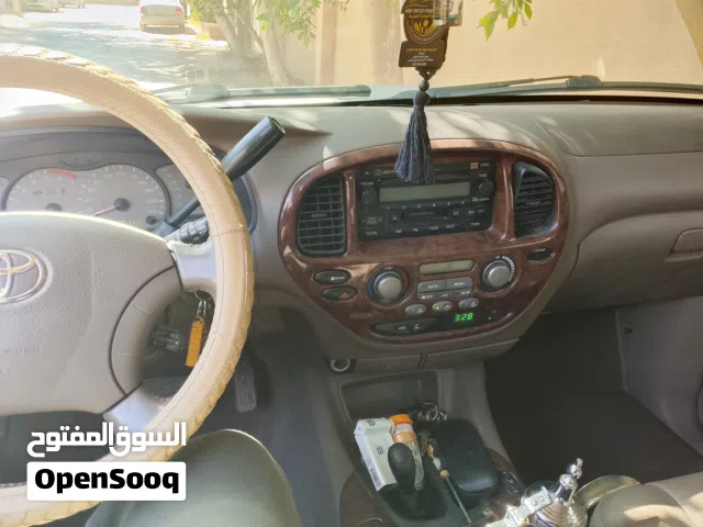 2004 تويوتا سيكويا Limited