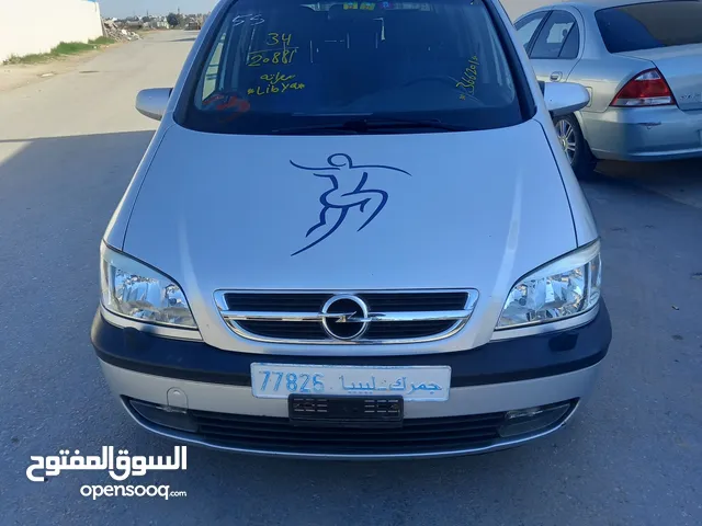 Opel Zafira  in Tripoli