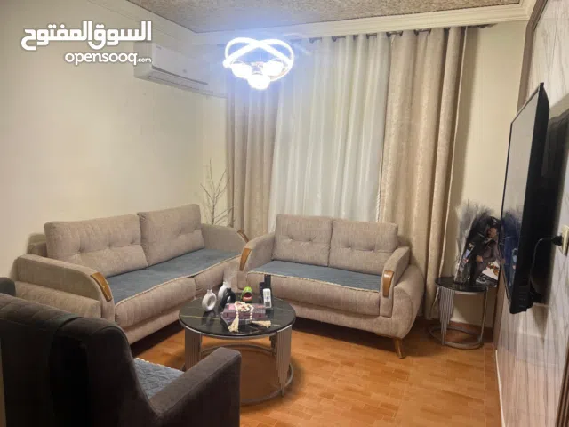 شقه للبيع  ام نواره  بجانب مسجد الإيمان بسعر مغري مدخل مستقل