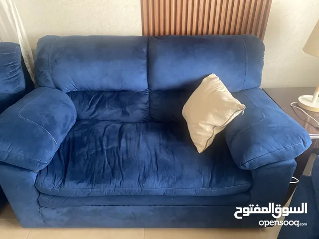 طقم كنب للبيع ، مستعمل ب حالة سيئة