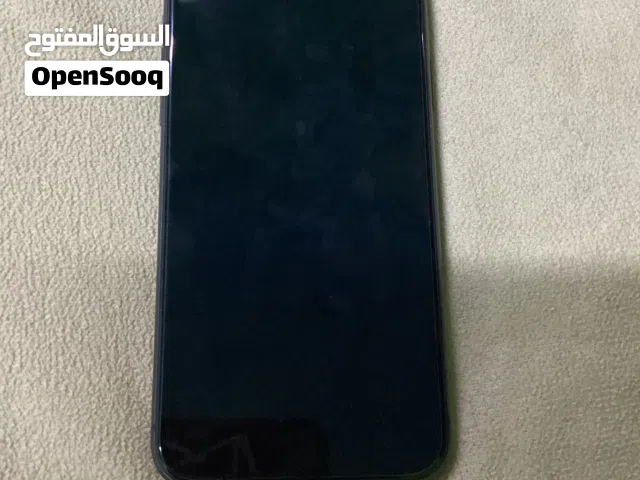 Apple iPhone 11 64 GB in Al Dakhiliya