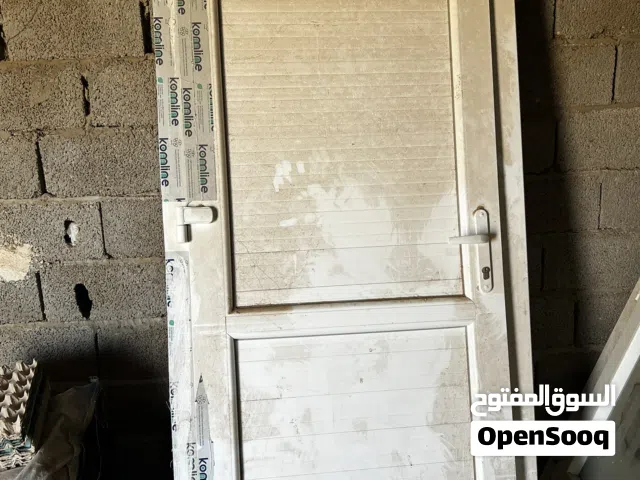 متوفر 1باب +4شبابيك pvcاستعمالهم بسيط