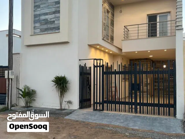 فيلا من طابقين مفصولات جديدة