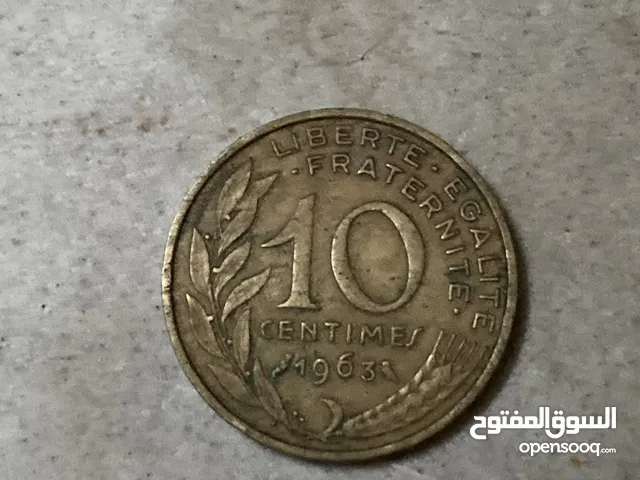 عملتين فرنسيتين و عملة إيطالية في حالة جيدة centimes français / republica italiana L.100