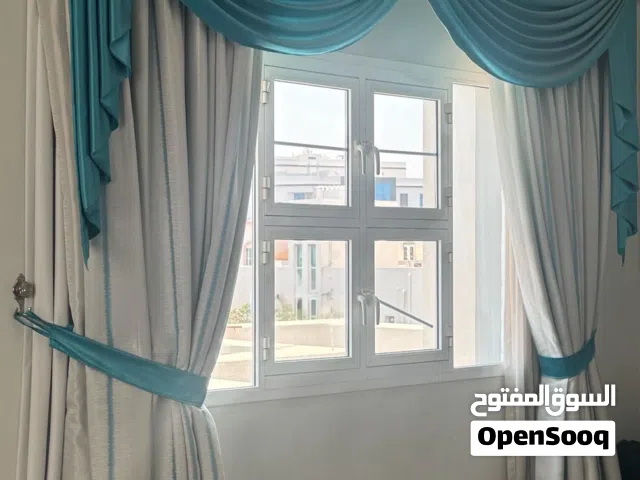 ستائر في حالة جيده للاستخدام