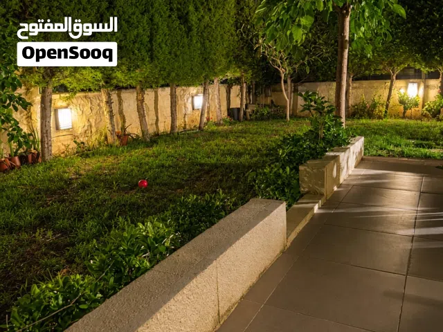 شقة للبيع . خلدا . ام السماق . داخلي 300 متر و حديقة خارجية 250 متر . خلف مدرسة المعارف