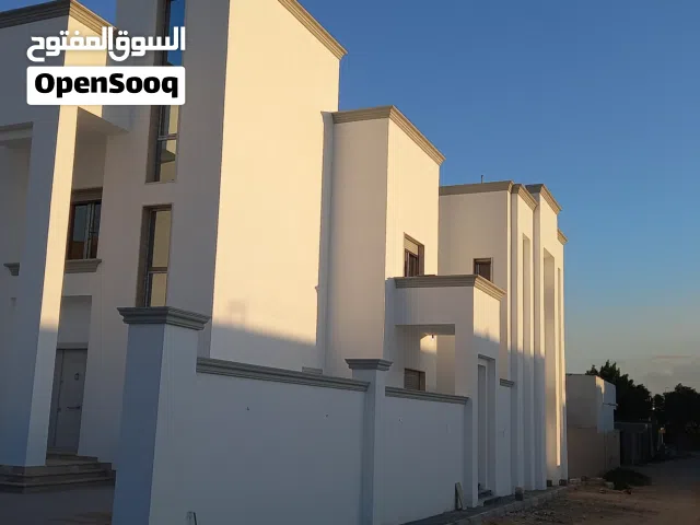 عدد 2 منازل كبار ودورين للبيع بسم الله  ماشاء الله