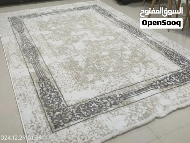 سجادة استعمال خفيف في حالة ممتازة