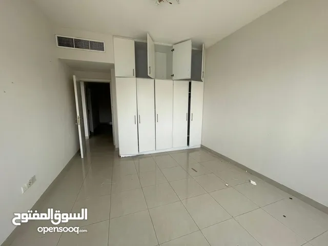 (محمد سعد) 3 غرف وصاله + غرفه خادمه اطلاله بحريه رائعه مع شهر مجاني وتكيف مجاني وجيم ومسبح مجاني