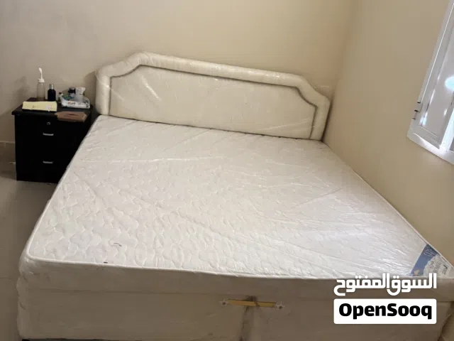 King size bed with cot