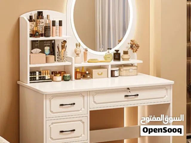 ميز تواليت ابيض يتوفر توصيل لجميع المحافظات