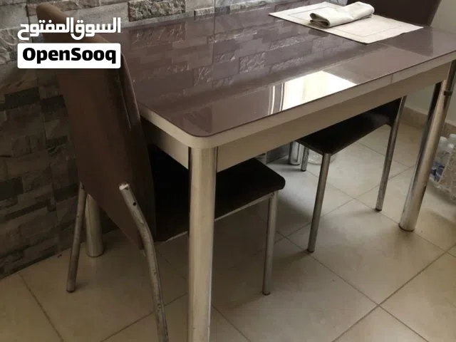 طاولة مطبخ