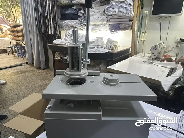 مكنة تخريم قماش الستائر مستوردة (جديدة)