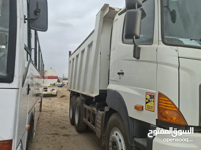 شاحنة قلابة هينو 700 للبيع