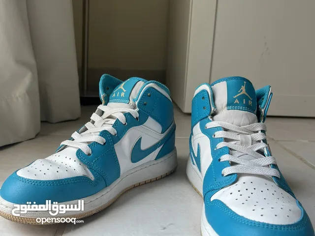 Air Jordan 1 High Aquatone Size 36 EUR Lightly used and maintained, these shoes are in good shape
