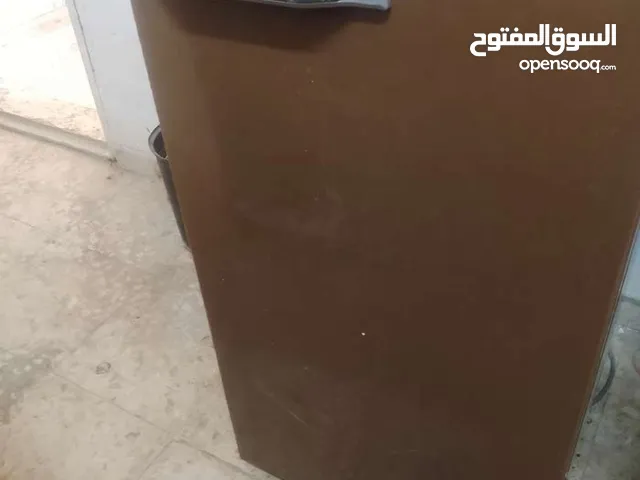 تلاجة ignis مكتب "ايطالية الصنع" للبيع )يرجى قراءه للتفاصيل)