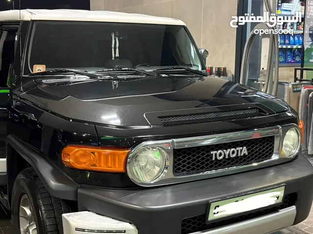 Used Toyota FJ in Ajman