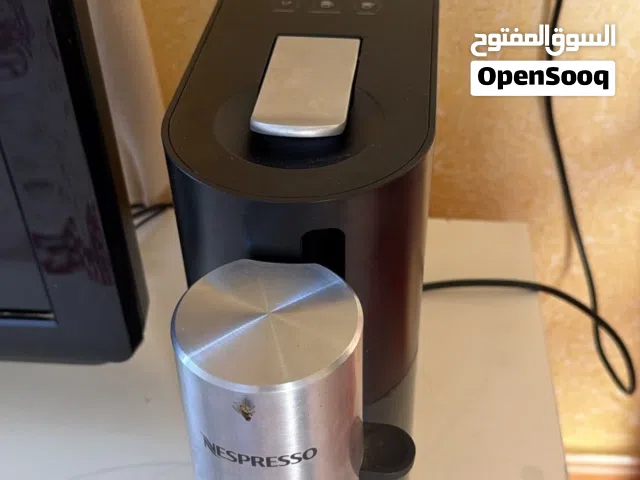 مكينة Atelier كبسولات قهوة من Nespresso مع صندوق حفظ الكبسولات