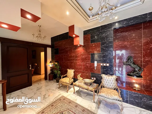 598 m2 5 Bedrooms Villa for Sale in Amman Um El Summaq