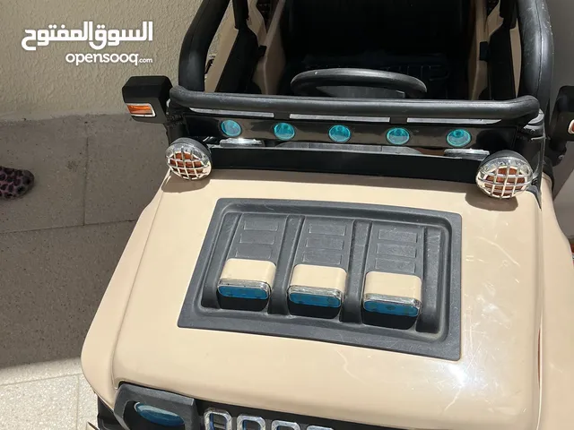 سيارة شحن للاطفال كبيرة صيني الصنع فقط بحاجة الى بطاريات جديدة مع اصوات واغاني