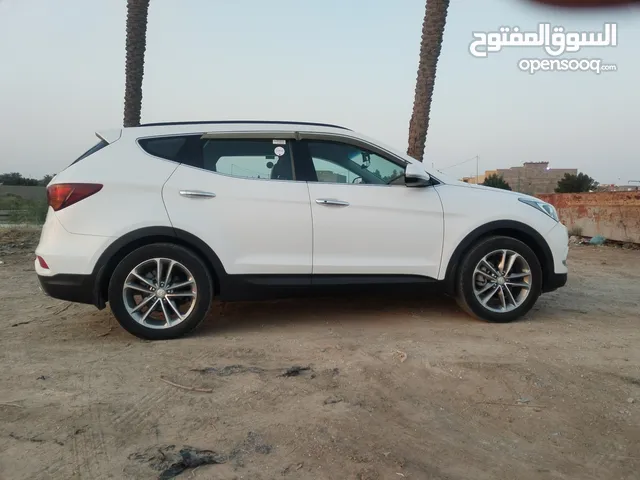 Used Hyundai Santa Fe in Basra