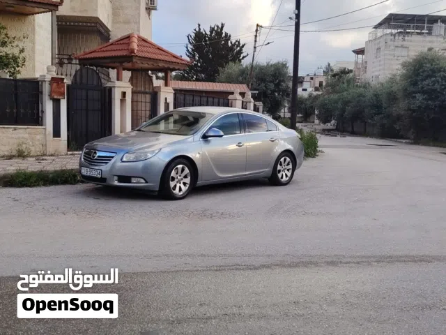 2013 أوبل انسيغنيا Standard
