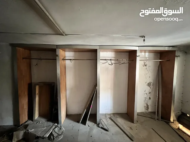 واجهات عرض خشب ملابس لمحل ملابس اواعي تعليق