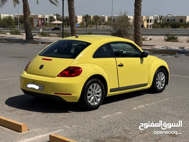 Volkswagen Beetle 2013 (Yellow)