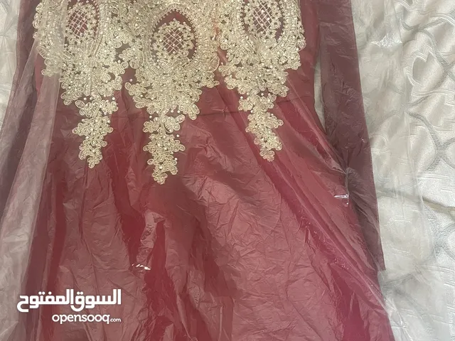 قفطان لون خمري