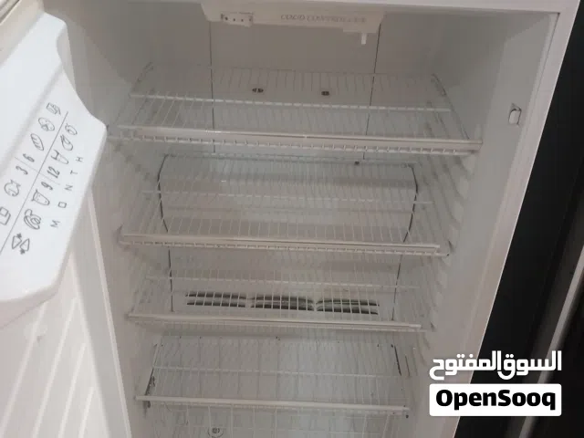 فريزر للبيع بحالة ممتازة